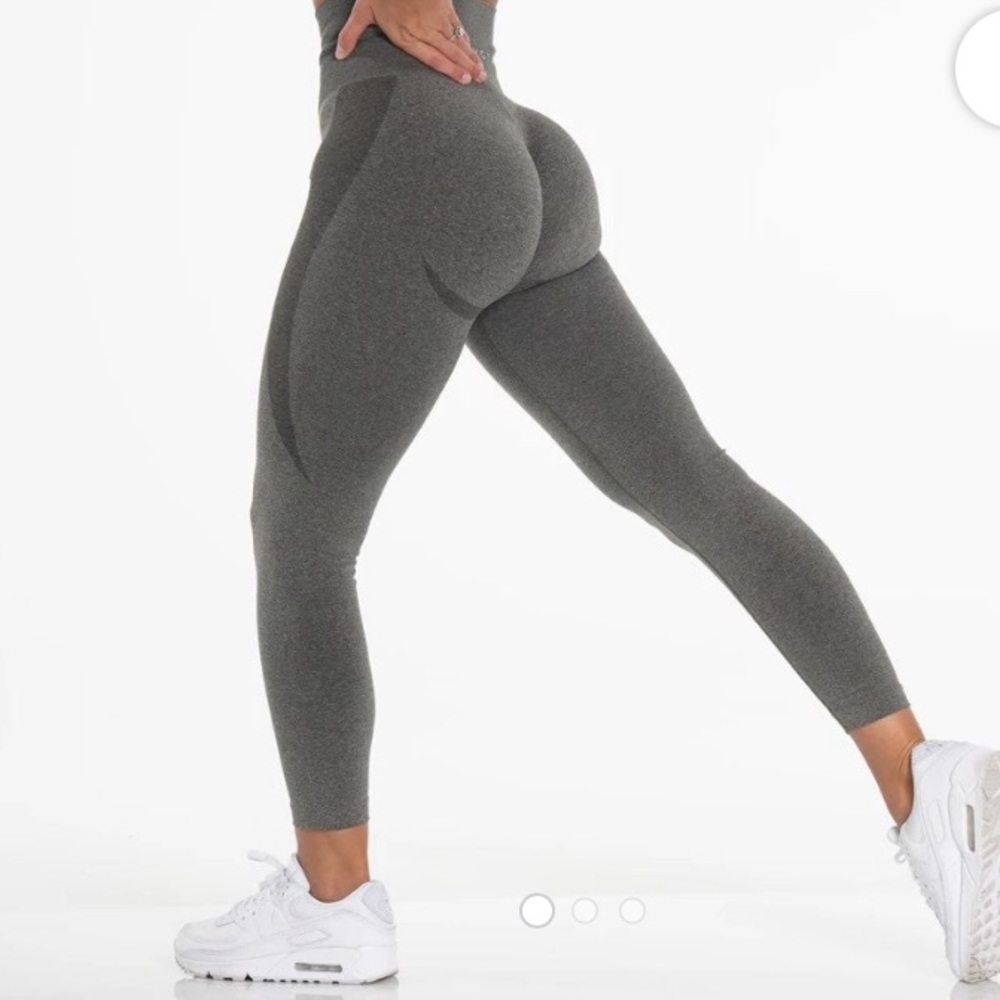 Khaki green contour NVGTN leggings